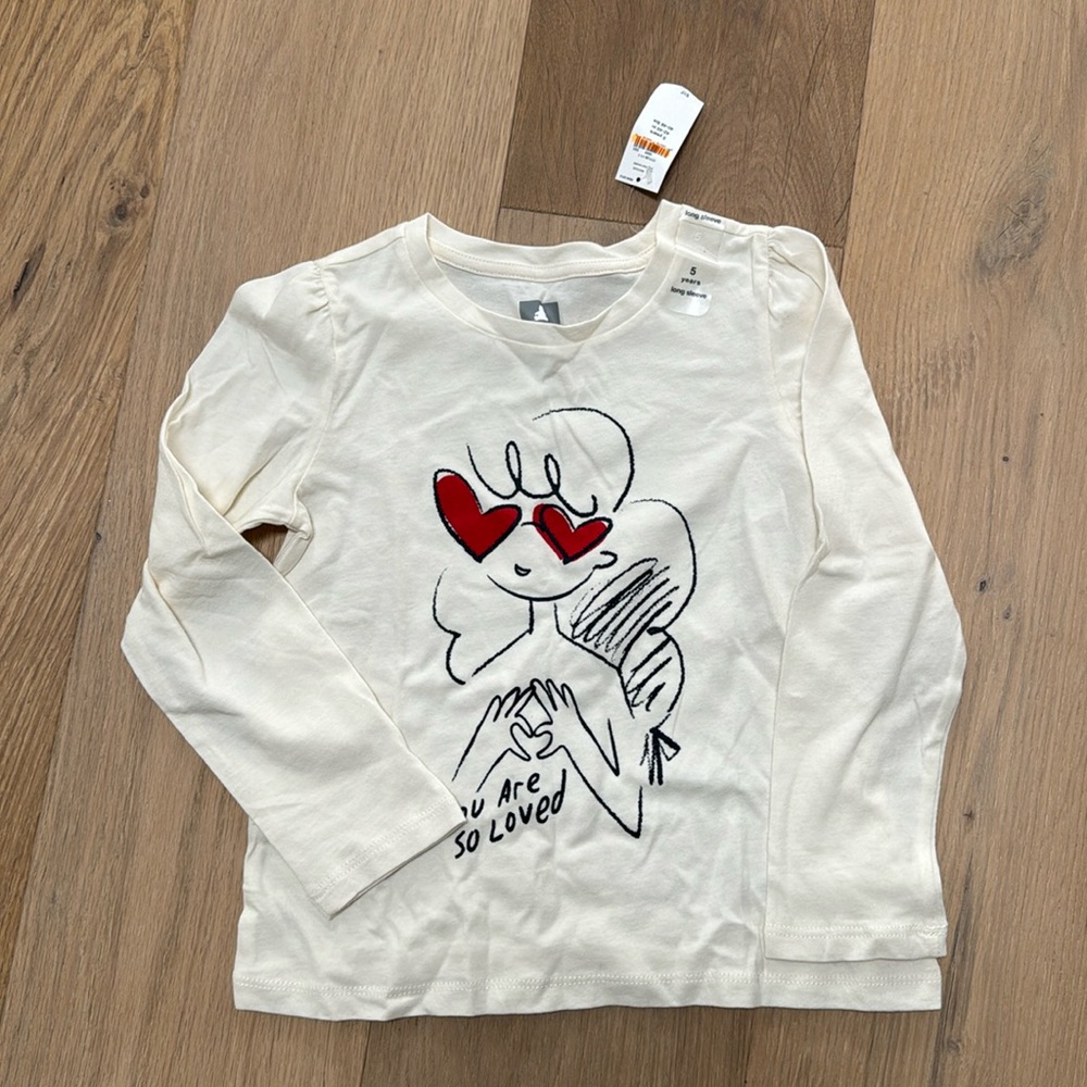 New Gap Heart Tee shirt